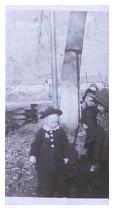 lynnjuliannancyhookereasteregghunt1947.jpg
